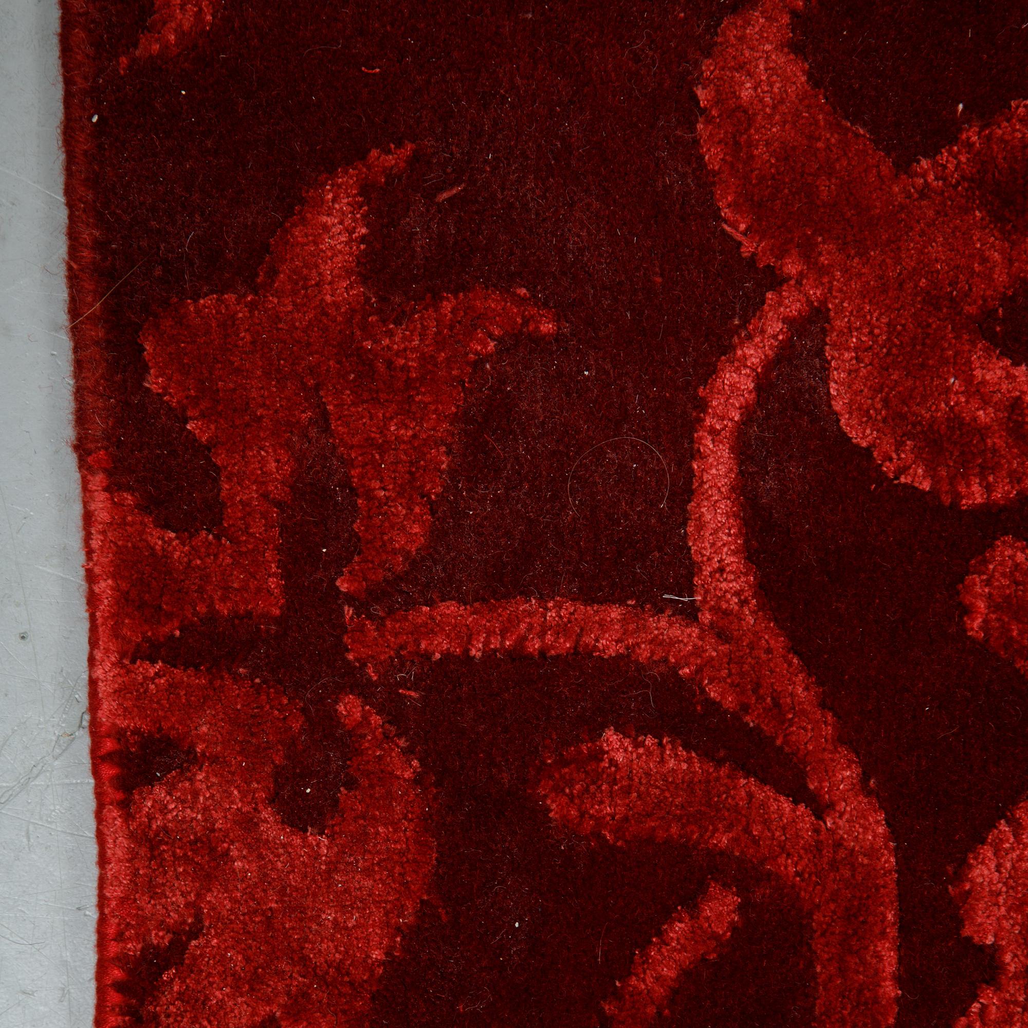 A carpet, India, wool  and  bambo  silk, ca 300 x 200 cm.