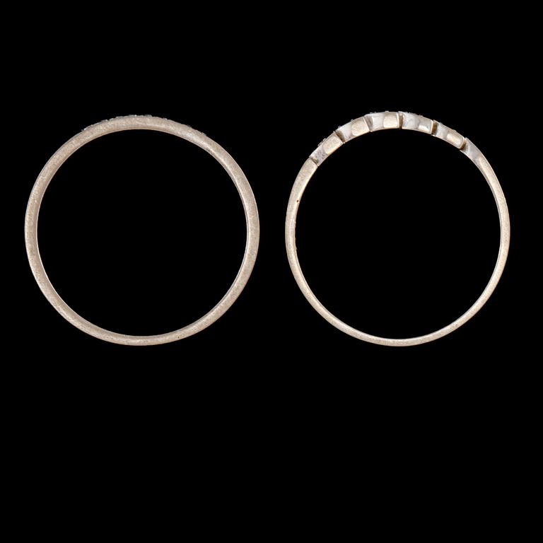 RINGAR, 2 st, 18k vitguld med briljant och åttkantslipade diamanter, bl a Stigbert för Engelbert 1976. Total vikt 7 g.