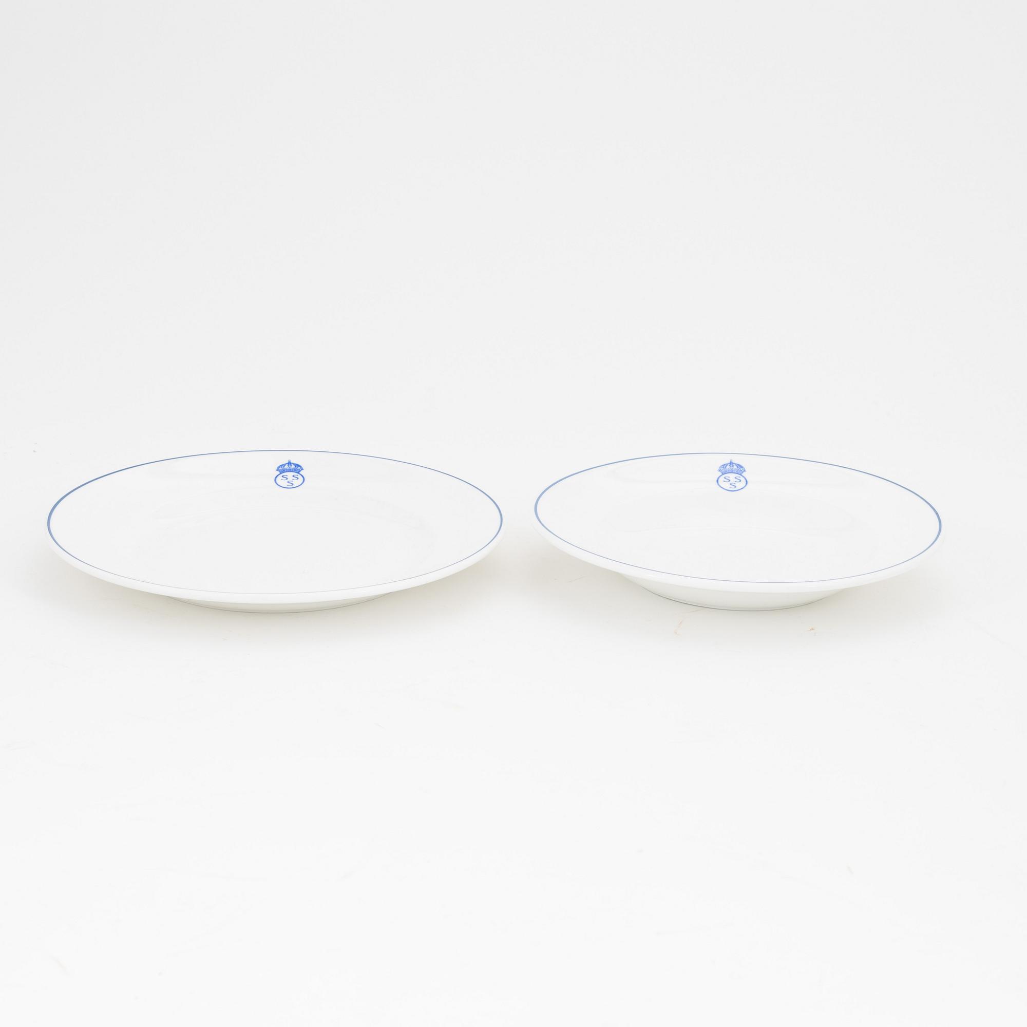 A 59-piece porcelain service produced by Gustavsberg for the Royal Swedish Yacht Club.