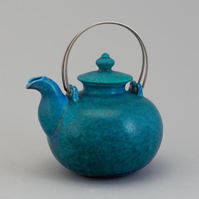 a 1980's stoneware teapot, by Gösta Grähs, Rörstrand.