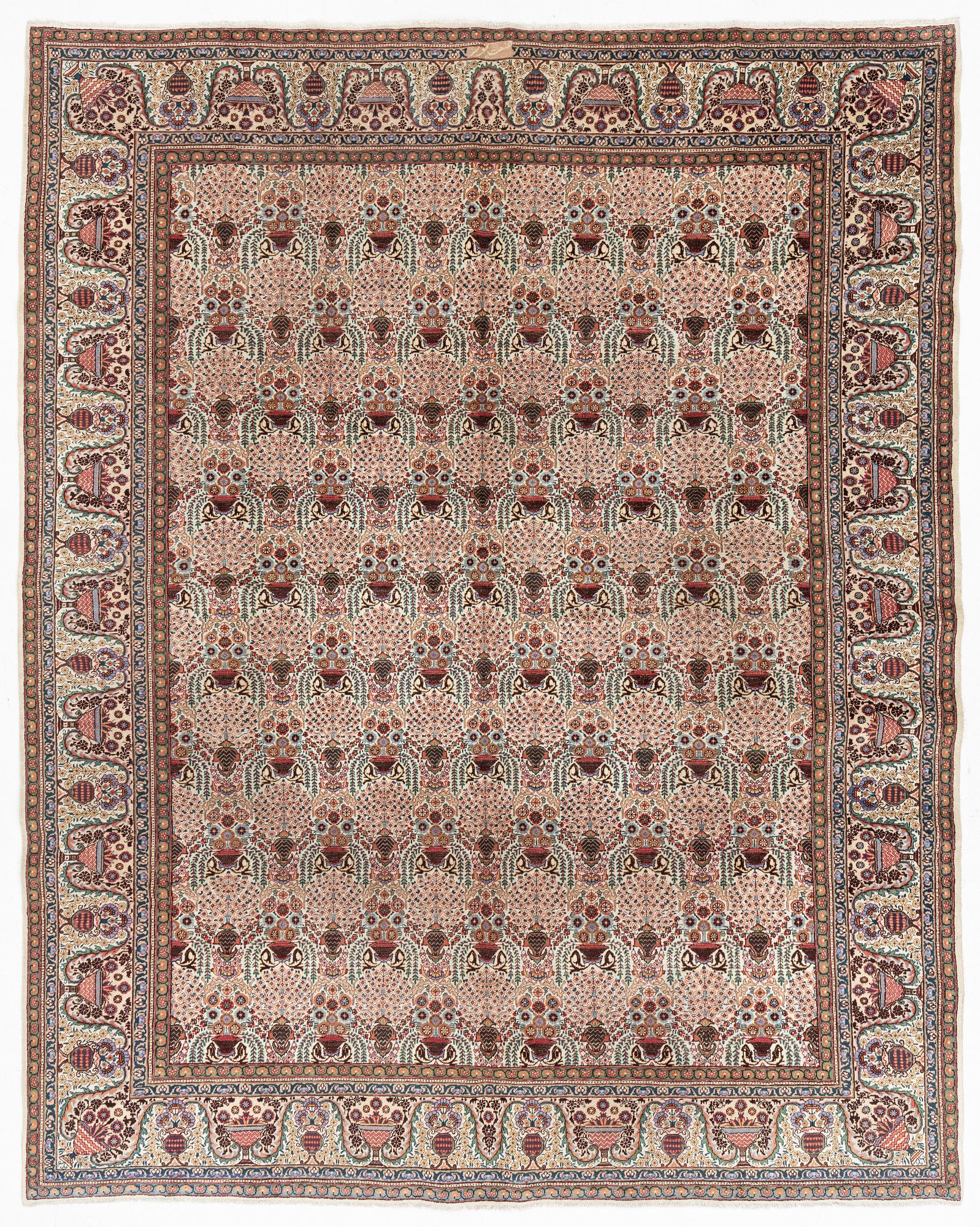 Matta, Täbris, ca 370 x 395 cm.