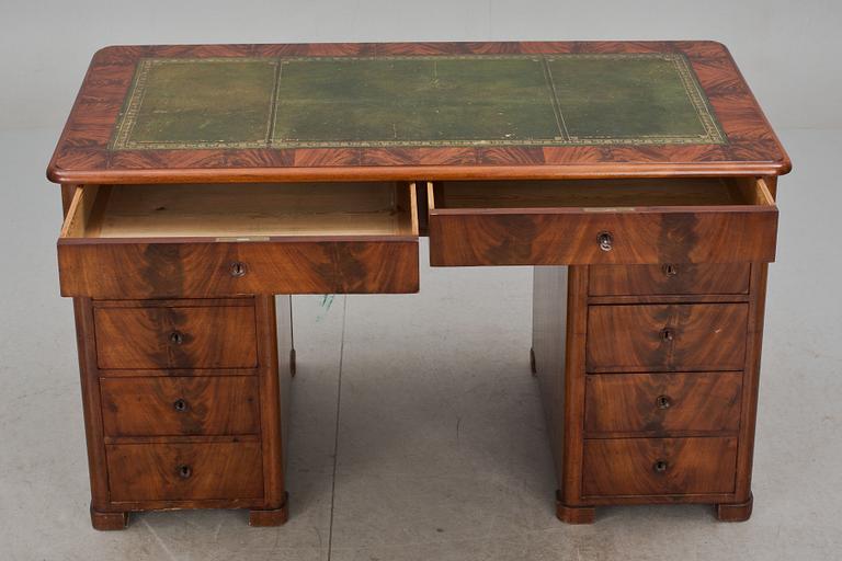 SKRIVBORD, senempire. 1800-talets mitt.