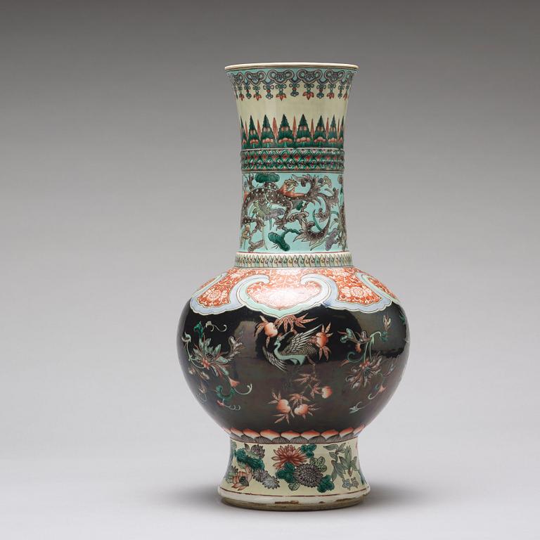 A famille noire vase, late Qing dynasty, 19th Century.