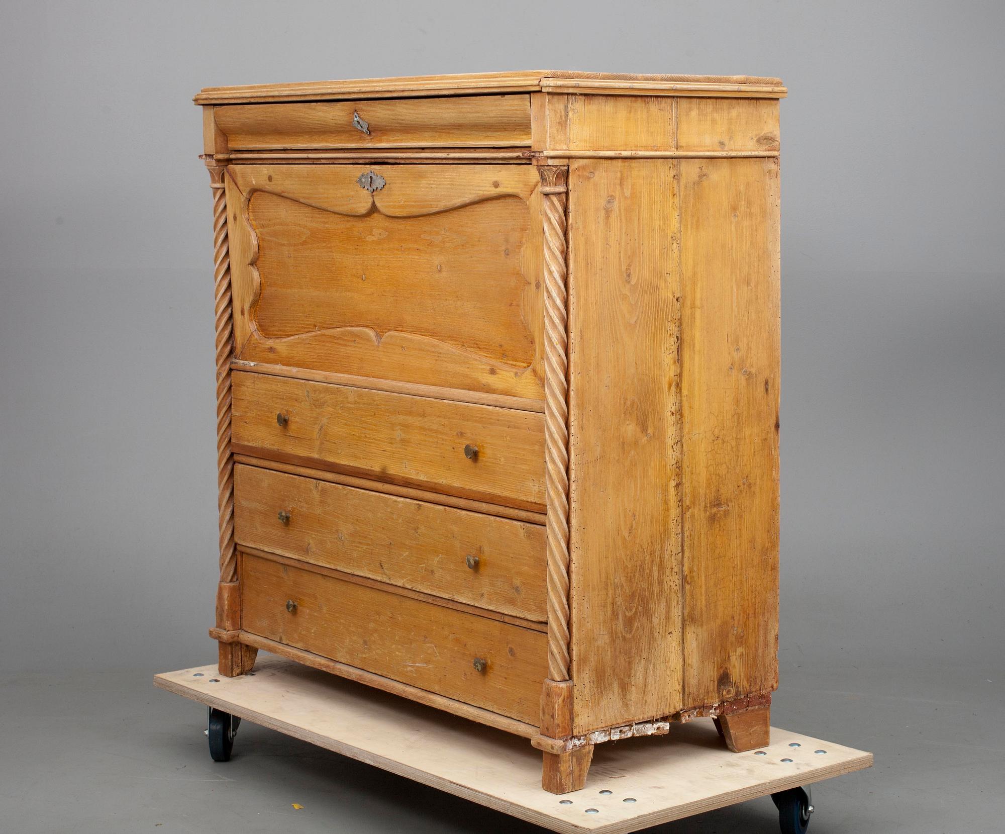 KLAFFBYRÅ, biedermeier, 1800-talets mitt.