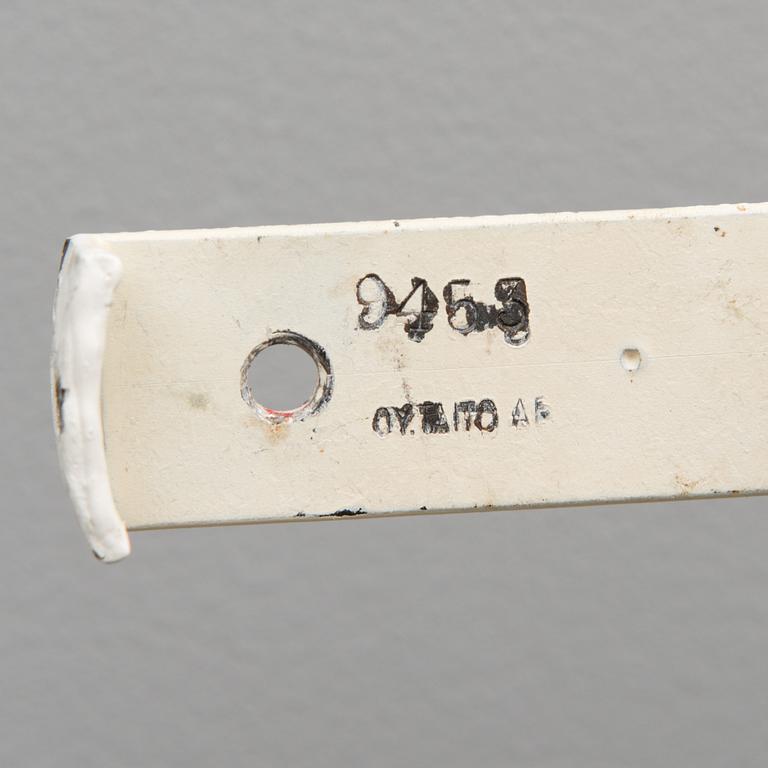 PAAVO TYNELL, seinävalaisin, 9453, leimattu Taito.