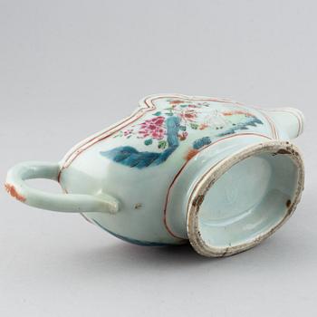 A famille rose sauce boat, Qing dynasty, Qianlong (1736-95).