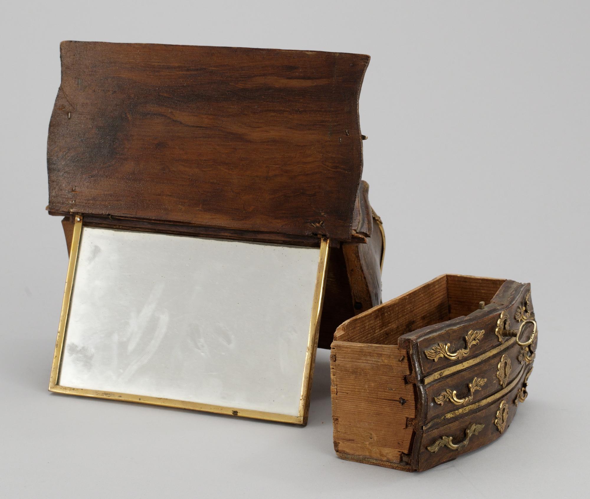 MINIATYRBYRÅ. Sverige, 1700-talets andra hälft. Rokoko.