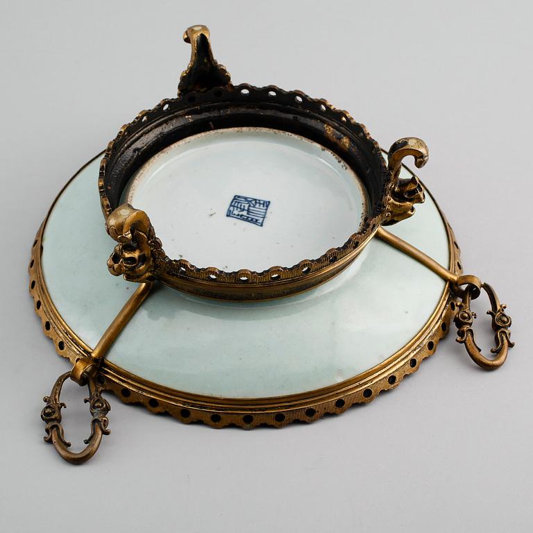 SKÅL PÅ FOT, porslin, Kina, 1800-/1900-tal.