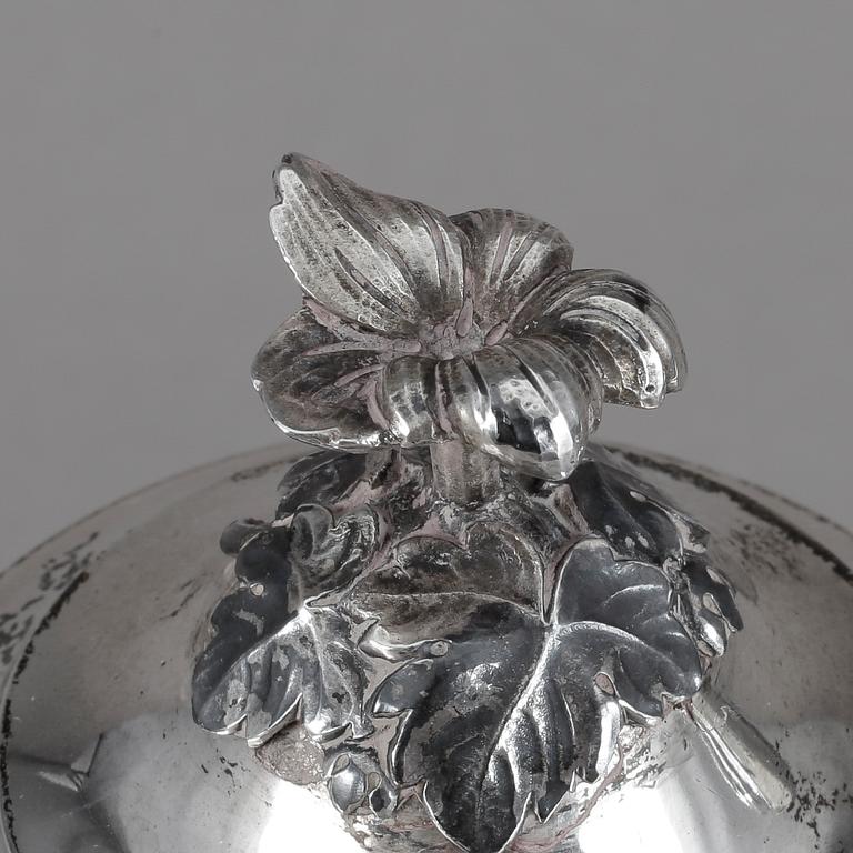 SERVIS, 3 delar, silver, Lundström. Otydliga stämplar. 1922. Vikt ca 1155 gram.