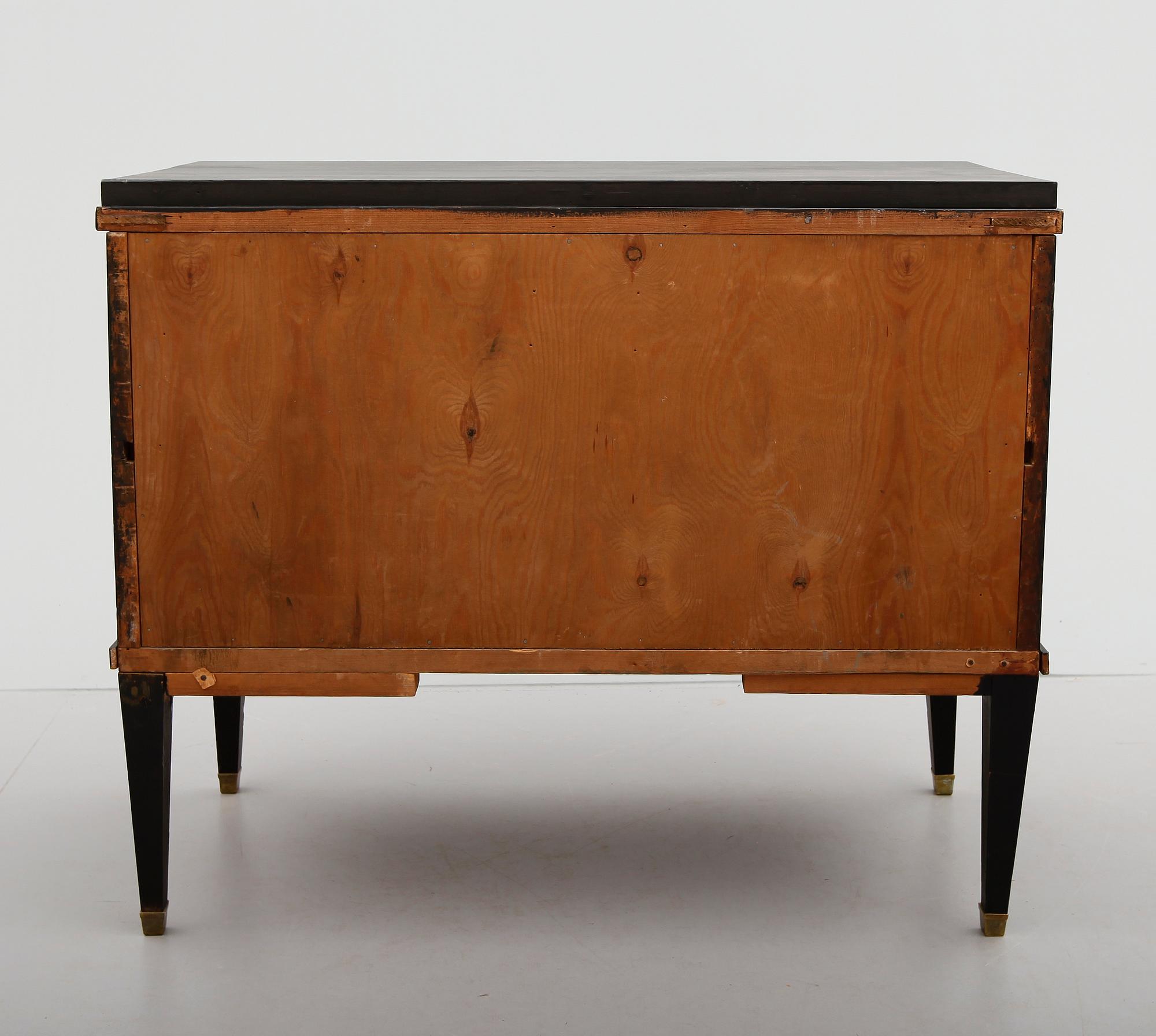 BYRÅ, gustaviansk stil, 1900-talets första hälft.