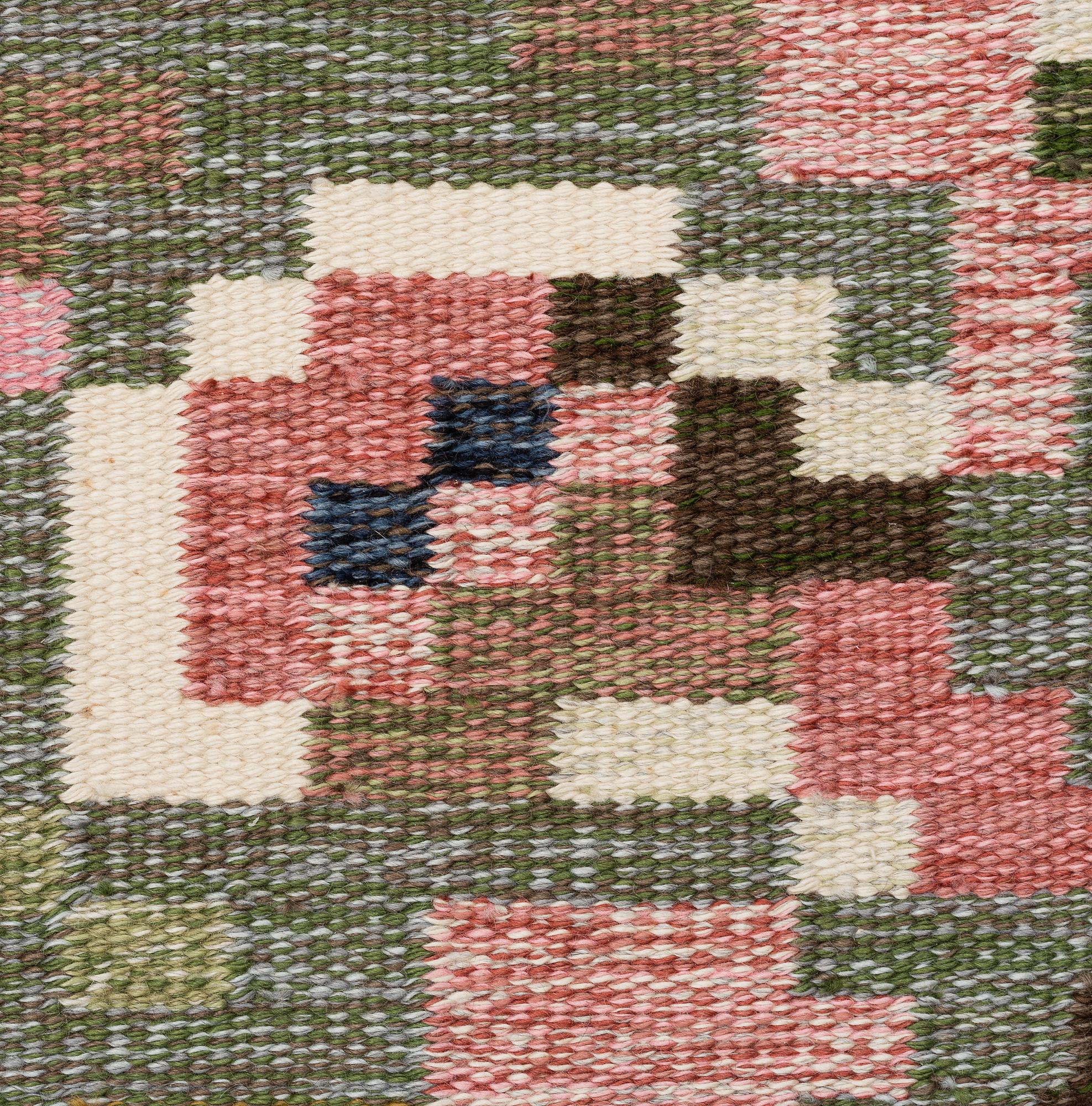 ERIK LUNDBERG, A CARPET, "Korall", flat weave, ca 199 x 138-140 cm, signed V.