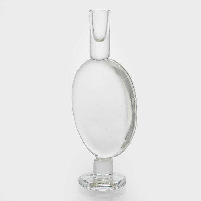 Oiva Toikka, A glass candle holder, signed Oiva Toikka Nuutajärvi Notsjö.