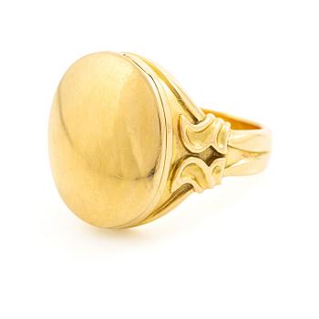 523. A ring 18K gold with rose-cut diamonds.