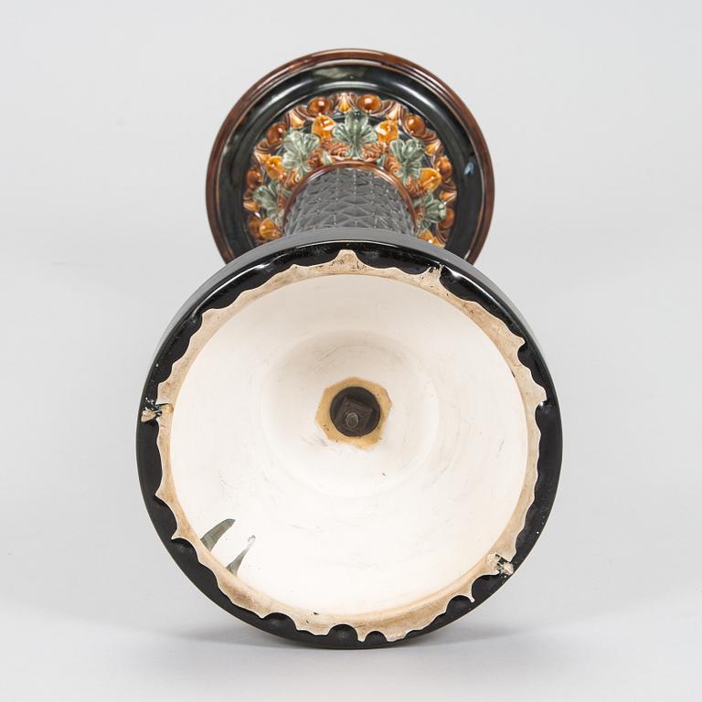 Arabia, a flower stand / pedestal, circa 1900.