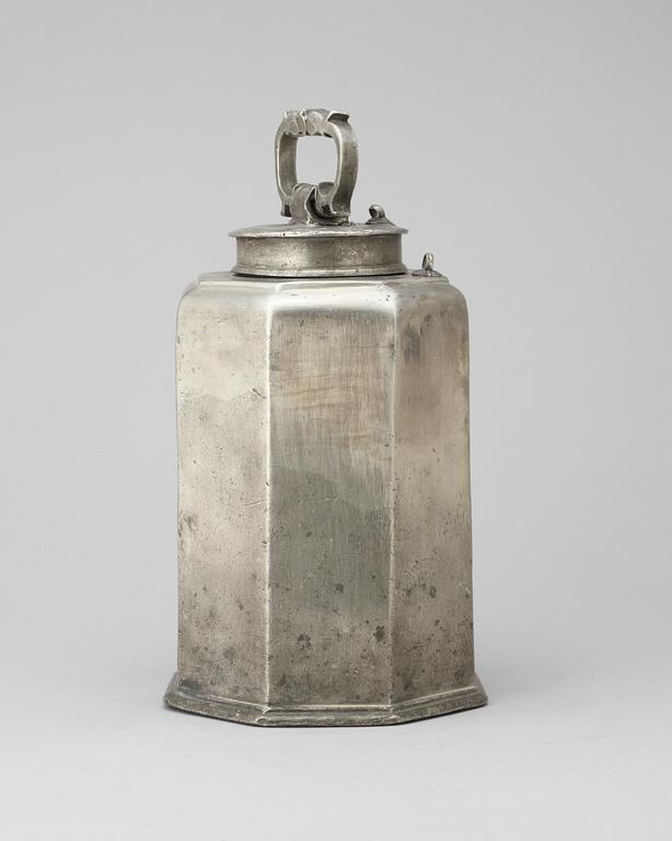 A Swedish late Baroque 18th century pewter wine tankard by A. Hedenbom.