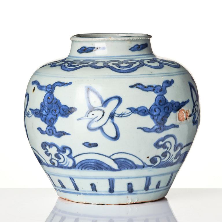 A blue and white 'crane' jar, Ming dynasty, 16th century.