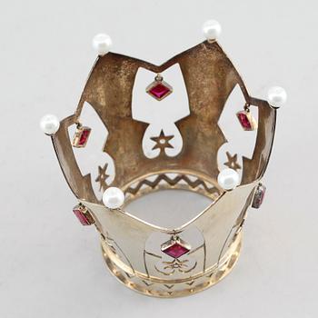 BRUDKRONA, förgyllt silver, Arne Adolfsson & Co, Malmö 1964. Vikt ca 143 gram.