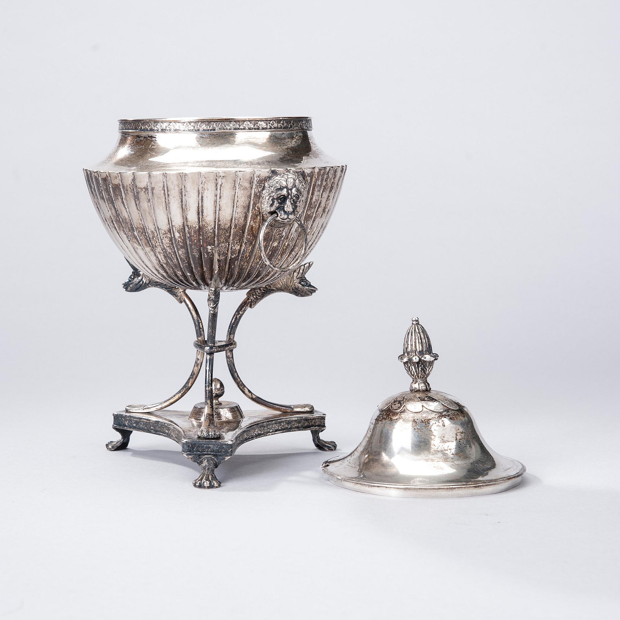 SOCKERSKÅL, silver, empire, Carl Fredrik Seseman, Arboga 1818. Vikt 685 g.