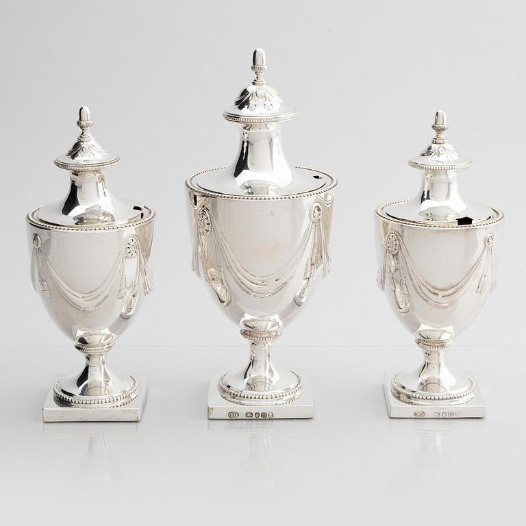 Bordsgarnityr, 3 delar, silver, troligen George Gray, London, England, 1787.