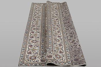 A carpet, Kashan, ca 345 x 238 cm.