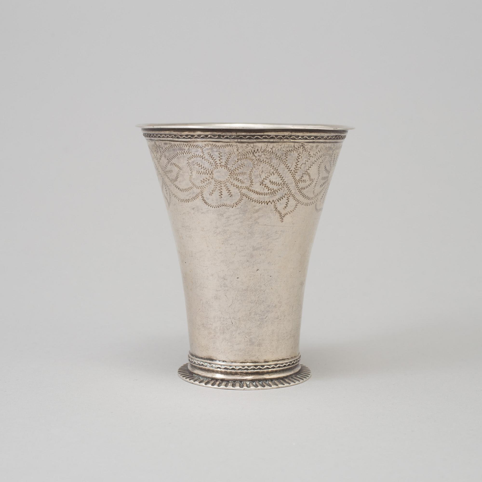 BÄGARE, silver, Erik Ahlin, Enköping 1763. Vikt ca 65 gram.