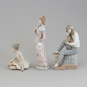 FIGURER, tre stycken, porslin. NAO, Spanien, 1900-tal.
