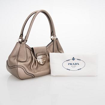 Prada, laukku.