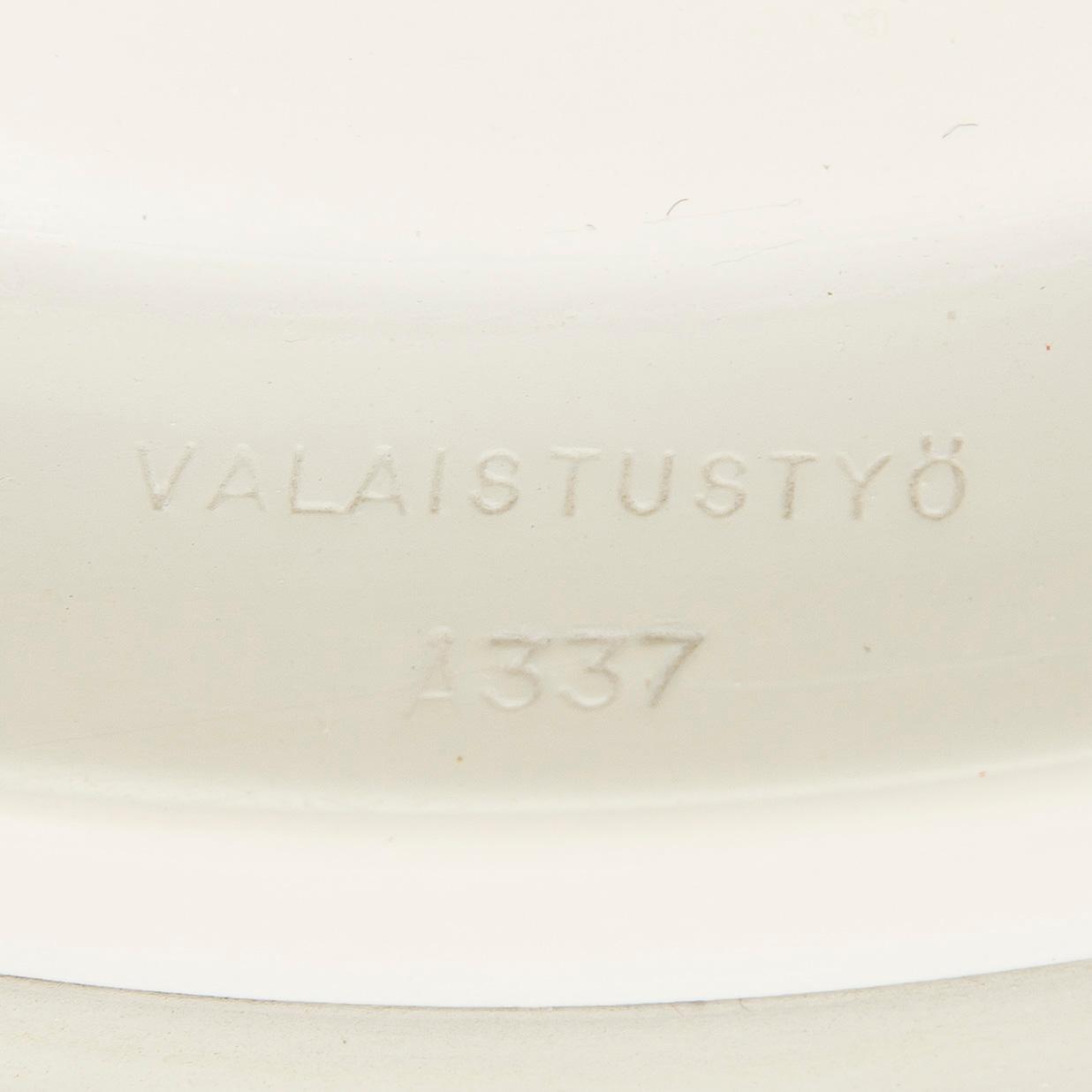 Alvar Aalto, taklampa, modell A 337, "Flygande tefat", Valaistustyö.