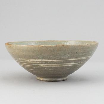 A Korean Koryo ceramic bowl, 15th century.