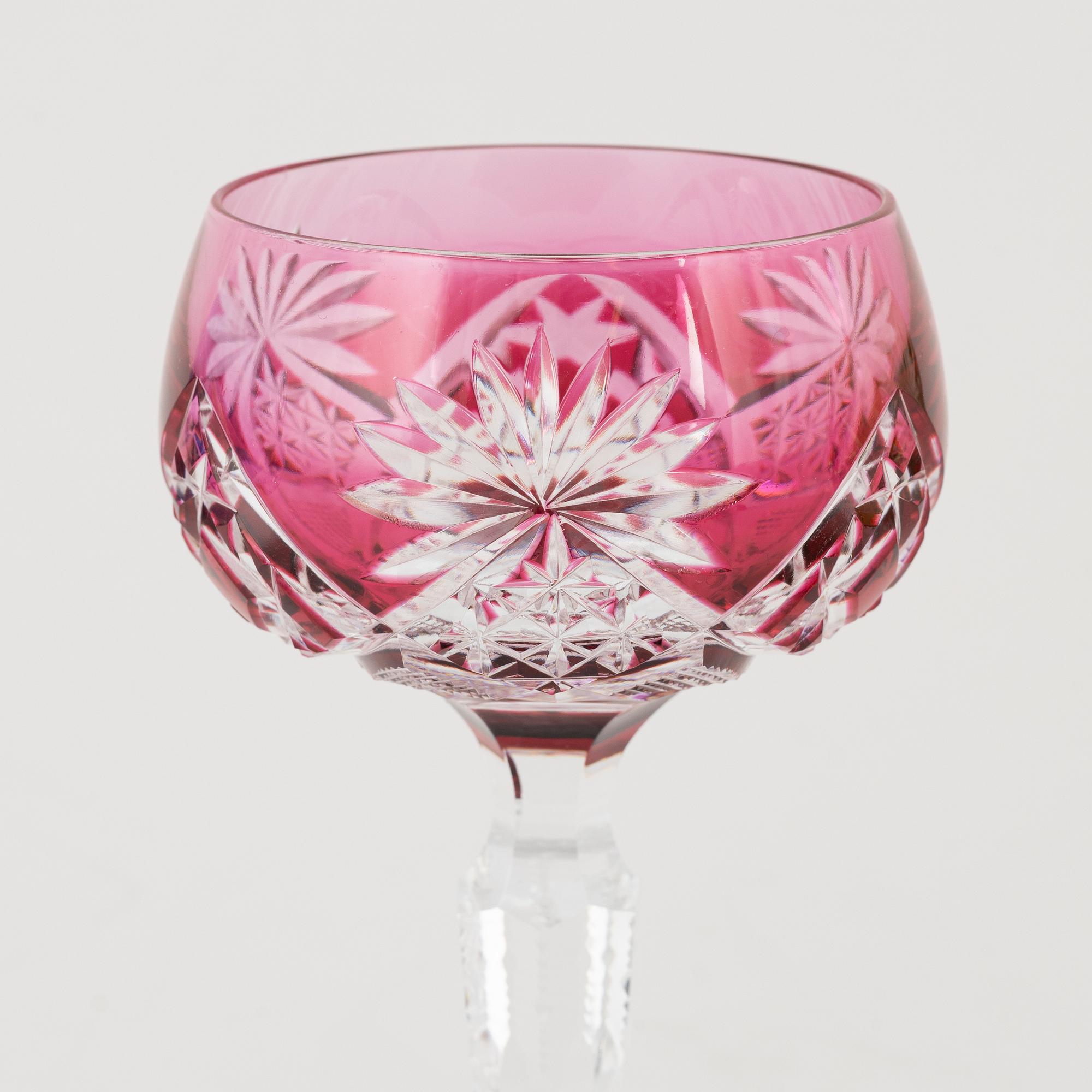 A set of 18 glasses, 20th century.