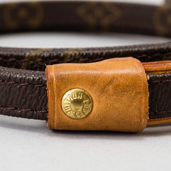 A LOUIS VUITTON "Baxter Dog Leash".