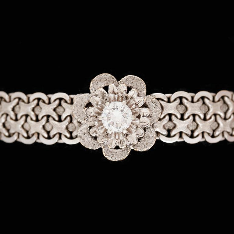 ARMBAND, 18k vitguld med briljantslipad diamant ca0,62ct. Italien. Vikt 31,2g.