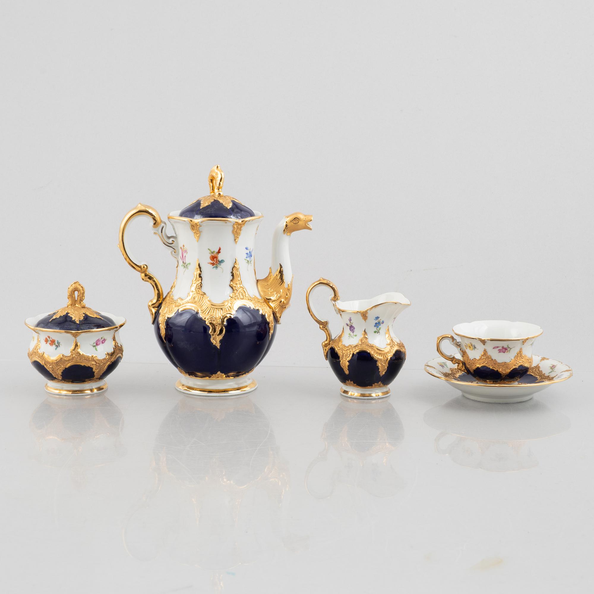 A Meissen porcelaine coffee service, 20th Century (9 pieces).