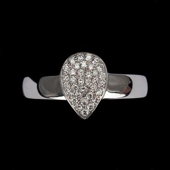 RING,18K rodinerat rödguld med briljantslipade diamanter tot ca0.34ct. Italien sent 1900-tal. Vikt. 5,7 g.