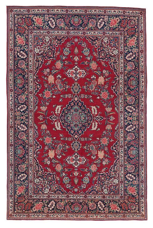 RUG. Semi-antique Kashan. 207 x 134 cm.