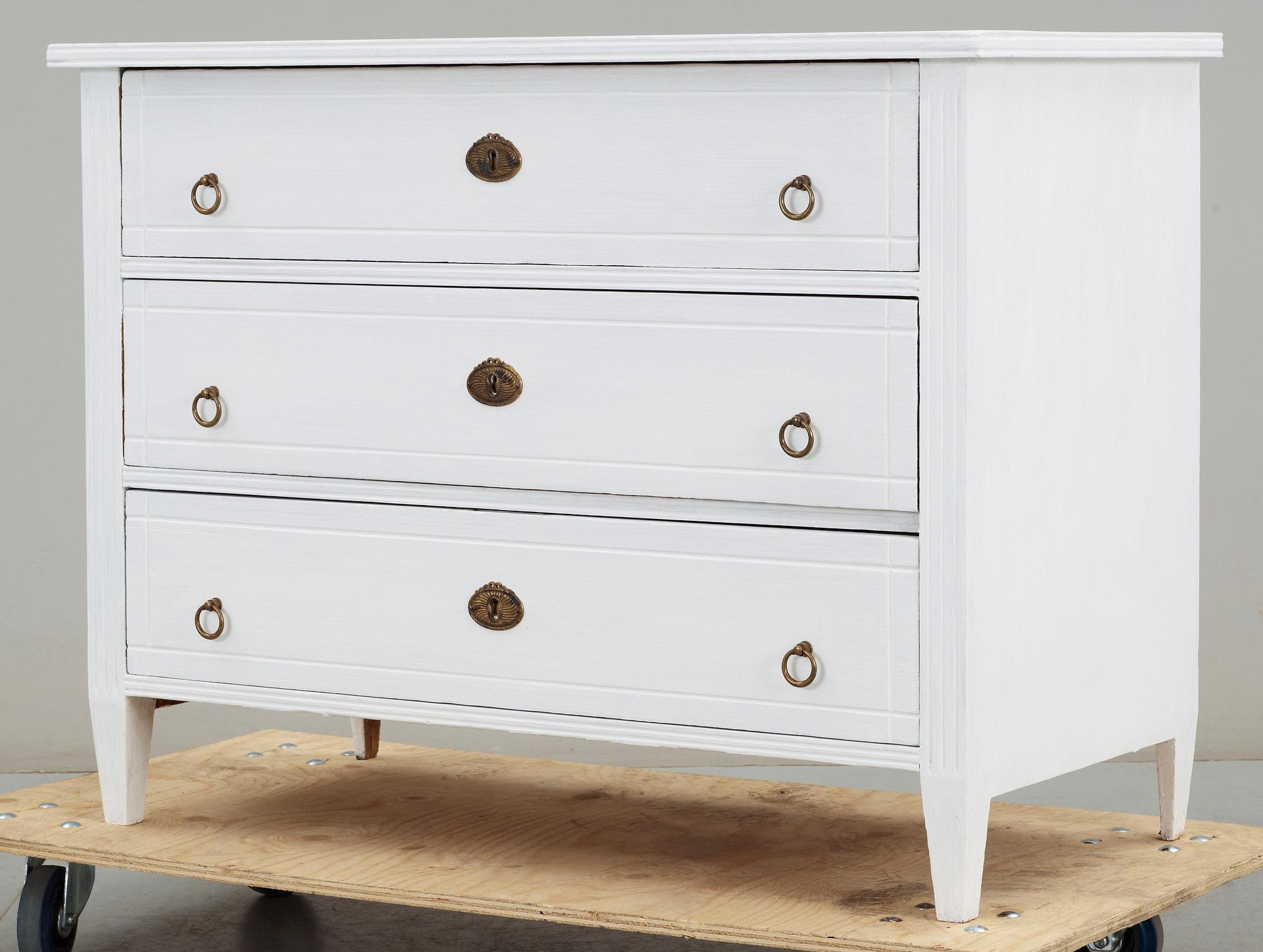 BYRÅ, sengustaviansk stil, sent 1800-tal.