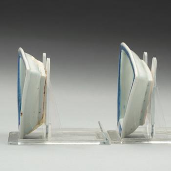 Two blue and white cabaret parts, Qing dynasty, Kangxi (1662-1722).