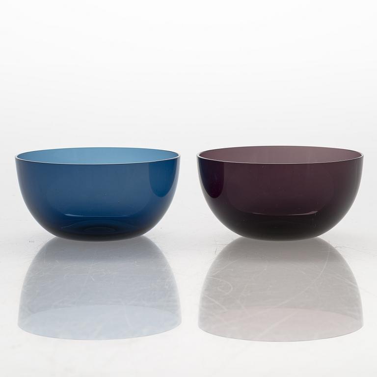 Kaj Franck, two serving bowls, model '1329' and eigth dessert bowls, '1340', Nuutajärvi Notsjö.