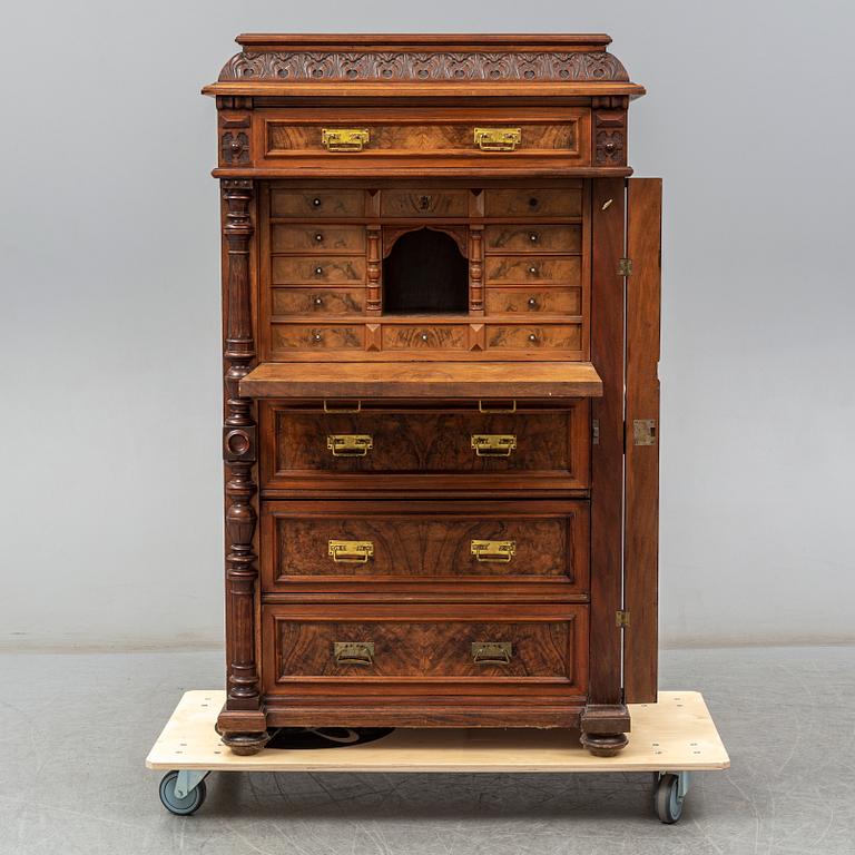 CHIFFONJÉ, sent 1800-tal.