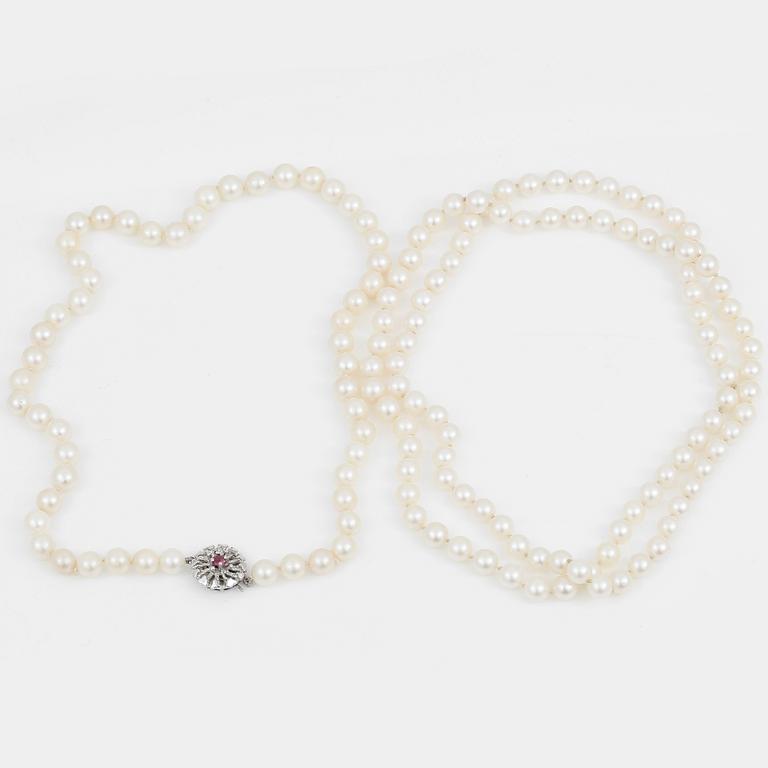 COLLIER, 2 st, med odlade pärlor.
