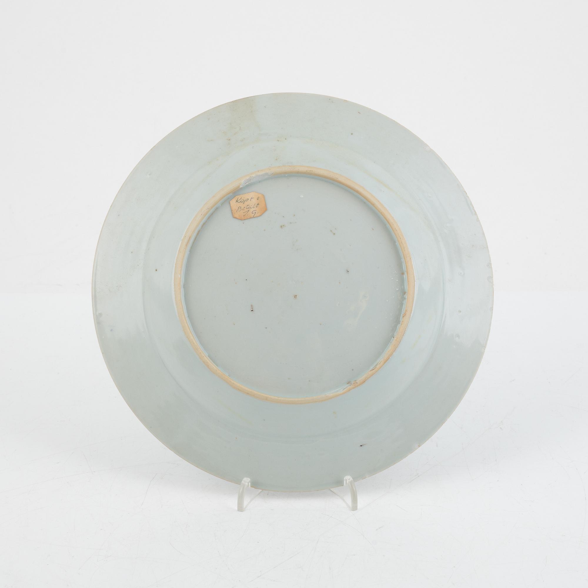 Tallrikar, 9 st, skålfat samt stekfat, exportporslin, Kina, 1700-tal.