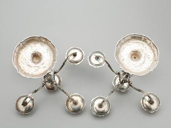 KANDELABRAR, ett par, silver, Venedig, Italien, 1900-talets mitt. Total vikt ca 3075 g.