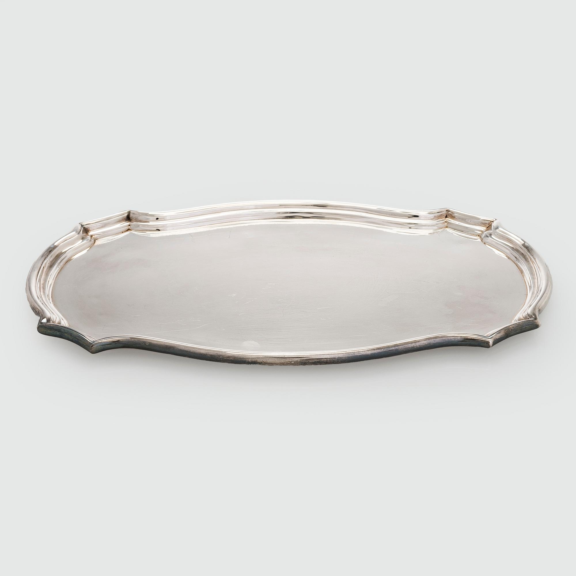 Tarjotin, sterlinghopeaa, Lontoo 1924.