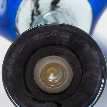 Oiva Toikka, an art glass, signed Oiva Toikka Nuutajärvi Notsjö 1988.
