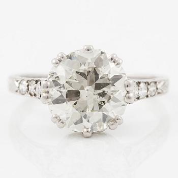 Ring, platinum with a brilliant-cut diamond approximately 3.50 ct. First half of the 20th century.