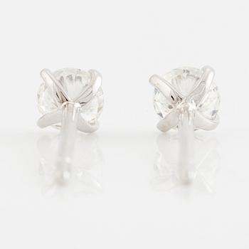 Earrings 18K white gold set with brilliant-cut diamonds accompanied by GIA dossier.