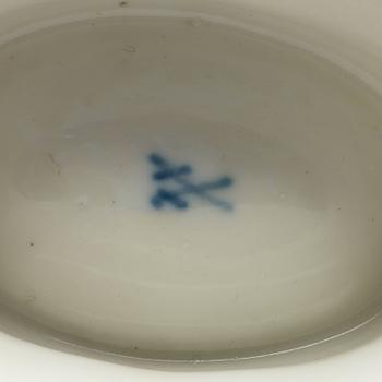 A Meissen salt, 18th century.