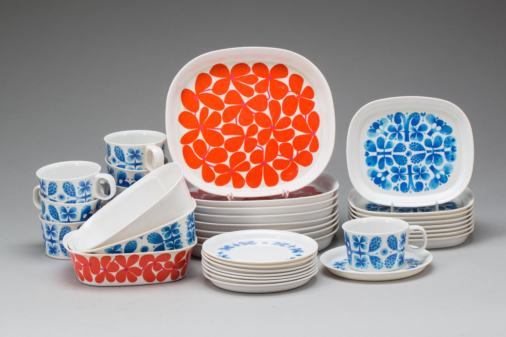 SERVISDELAR, 27 delar, plast, "Blues" samt Balett", Stig Lindberg, Gustavsberg, 1970-tal.