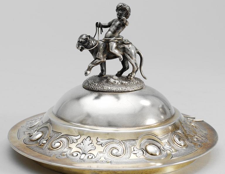 BÅLSKÅL MED LOCK OCH SLEV, silver och glas, sent 1800-tal.