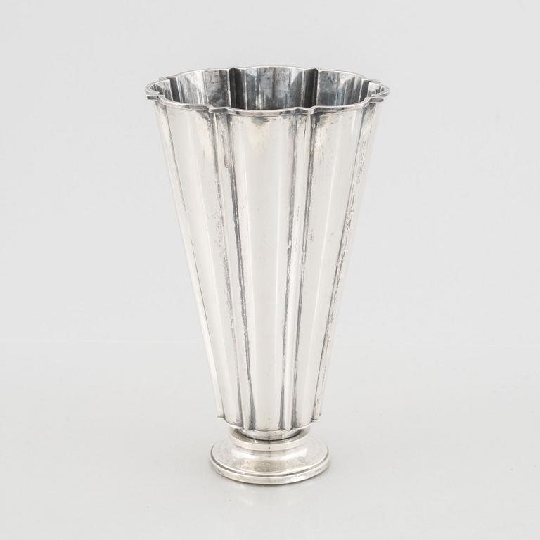 Vase, silver, Swedish import mark Gunnar Svensson, Kalmar 1928.